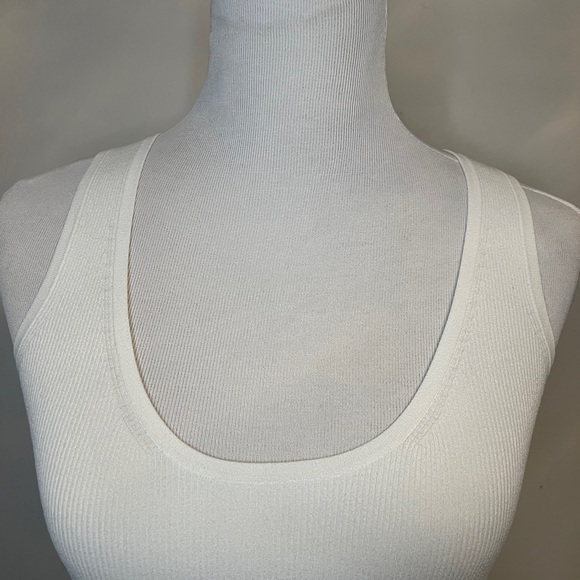 Ann Mashburn Ribbed Cream Tank Top - Size Small classic styling - Picture 6 of 9